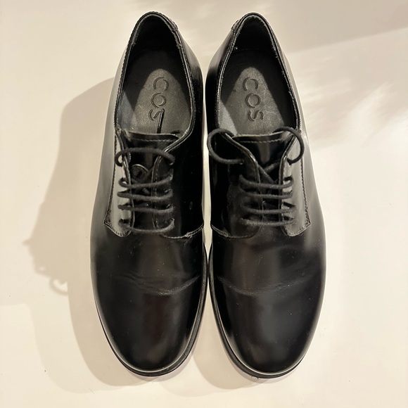 NWOT COS lace up shoes size 5.5 - Picture 3 of 3
